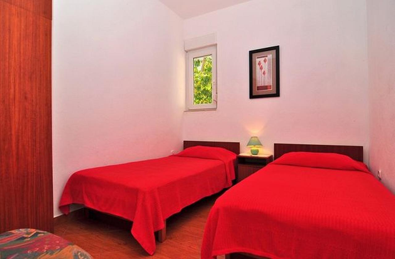 Apartments Jerina Sukosan Bagian luar foto